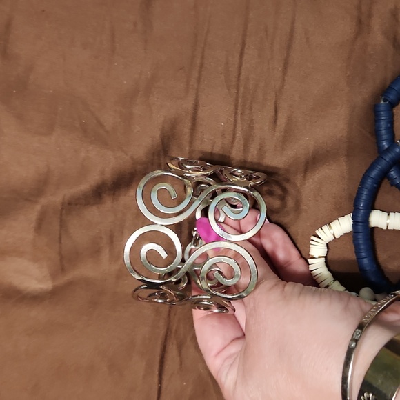 JEWELRY BUNDLE 4 pairs of earrings an4 bracelets.  New York & Co and marleylily - Picture 7 of 9